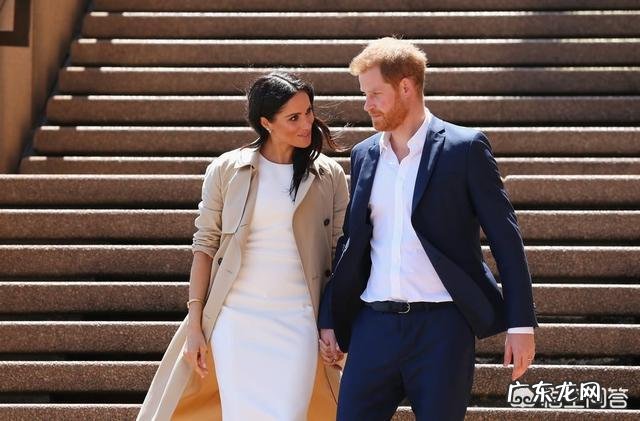 秋冬季节,风衣怎样搭配既时髦又能显出高级气质?