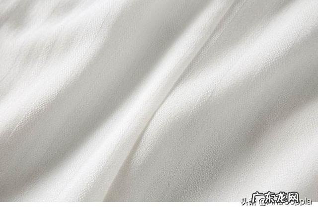 夏天穿什么颜色的衣服防晒效果好?