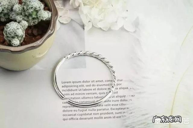 送女生银手镯买什么样的好?