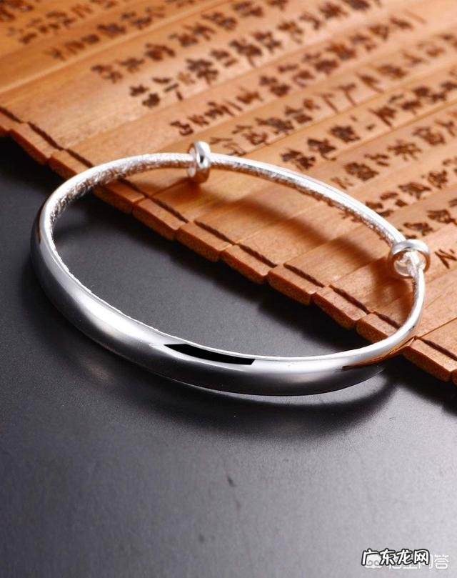 送女生银手镯买什么样的好?