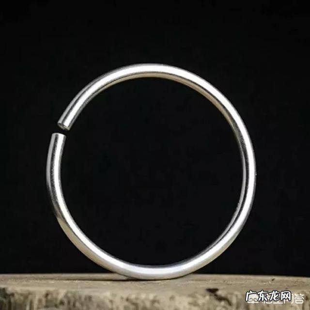 送女生银手镯买什么样的好?