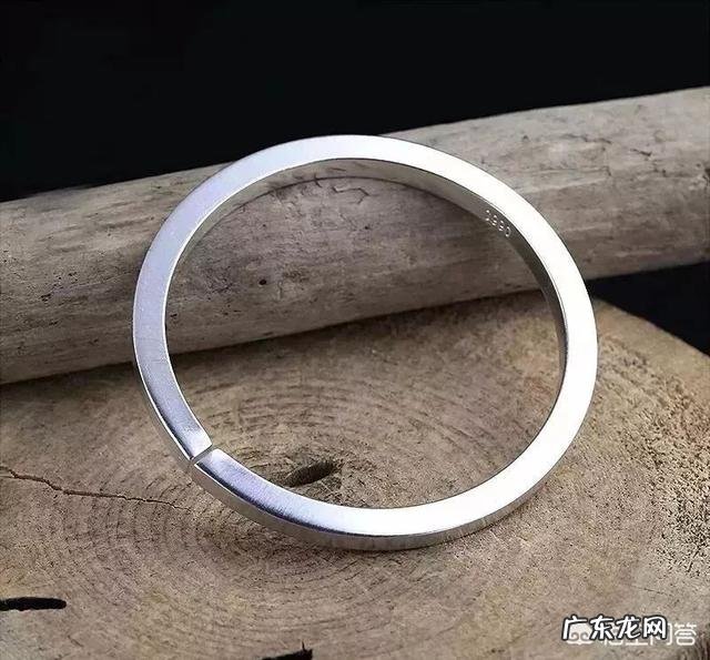 送女生银手镯买什么样的好?