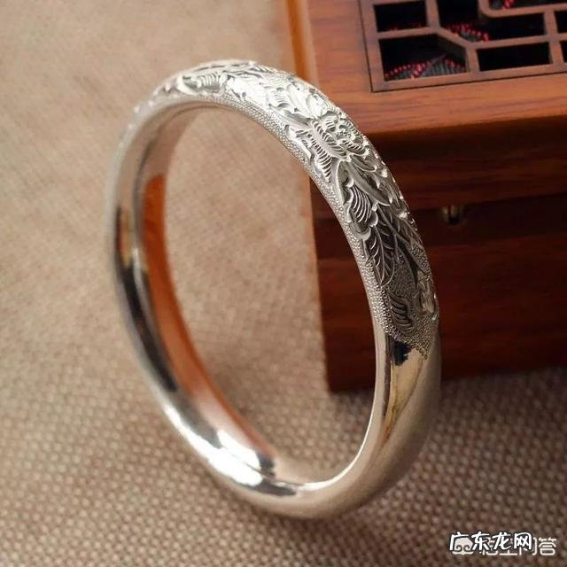 送女生银手镯买什么样的好?