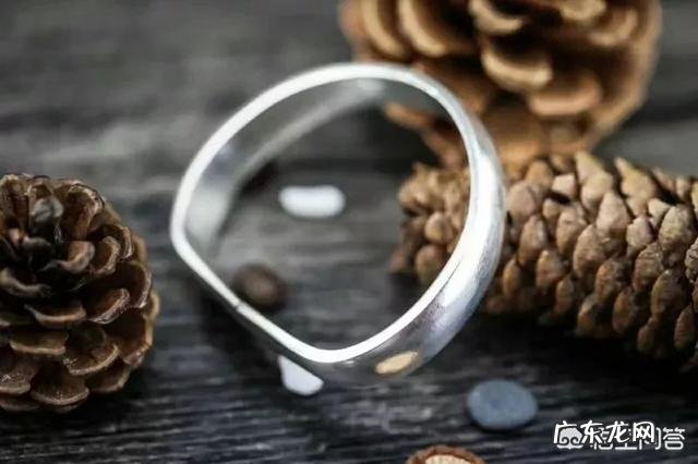 送女生银手镯买什么样的好?