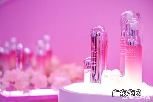 有哪些成套的护肤品可以美白又抗皱的?