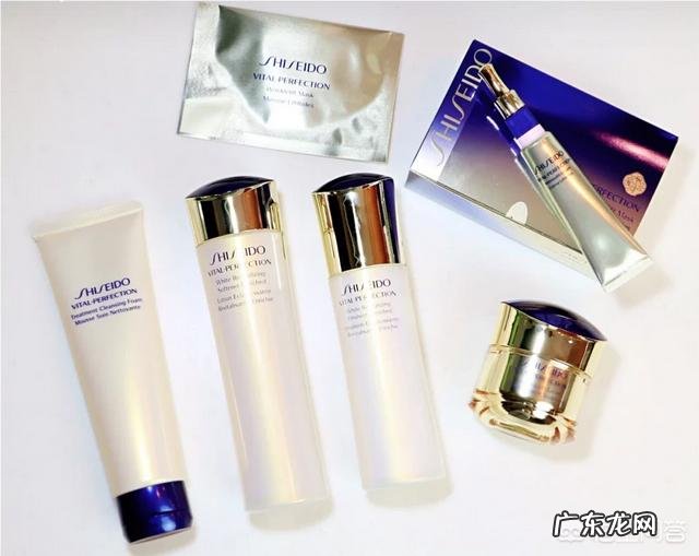 有哪些成套的护肤品可以美白又抗皱的?