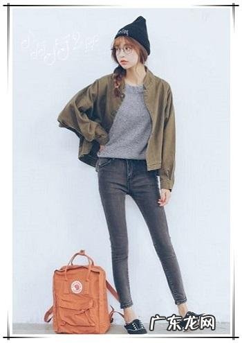 短发搭配什么类型的衣服最减龄?