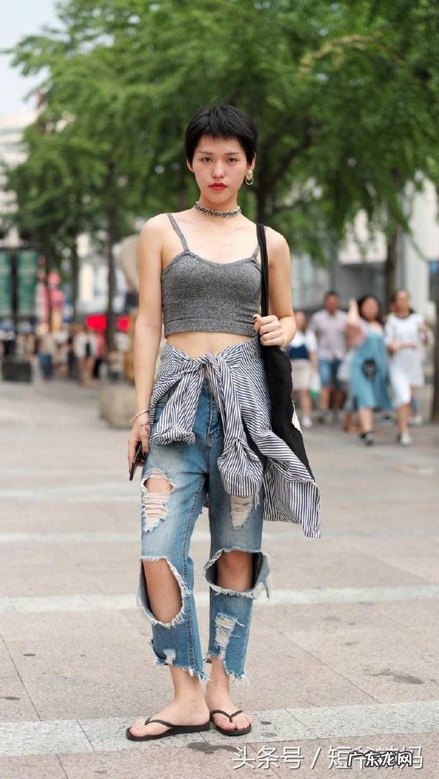 短发搭配什么类型的衣服最减龄?