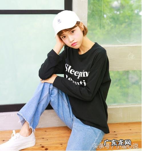 短发搭配什么类型的衣服最减龄?