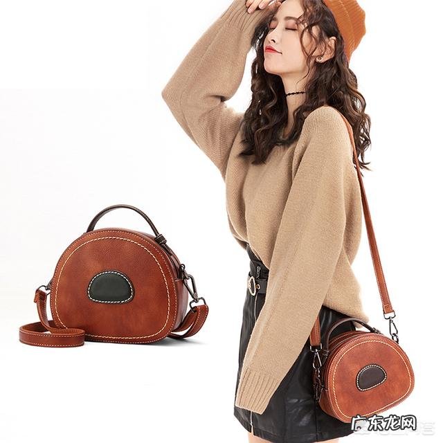 夏季小包包怎么搭配衣服好看?