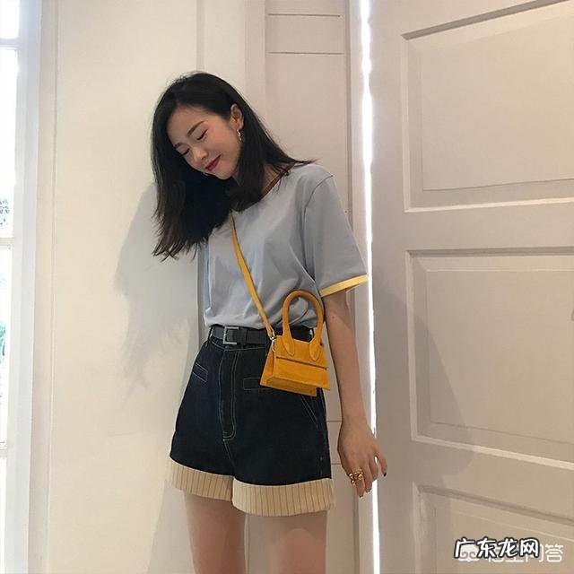 夏季小包包怎么搭配衣服好看?