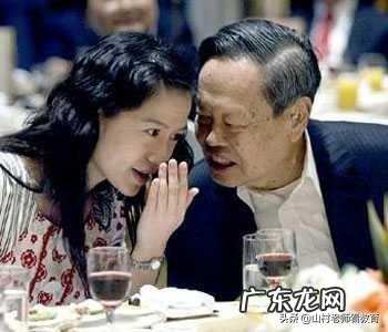 漂亮的高三女生向年轻的未婚数学老师表白“我要做你女朋友。”年轻数学老师该怎么办?