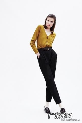 为什么那么多年轻姑娘穿皮鞋不穿袜子呢?