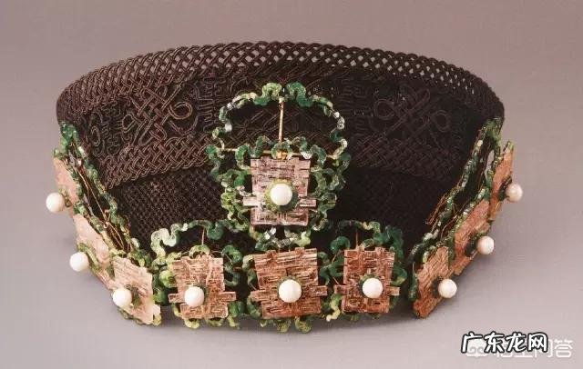 可以分享一些古代女子发饰图片吗?