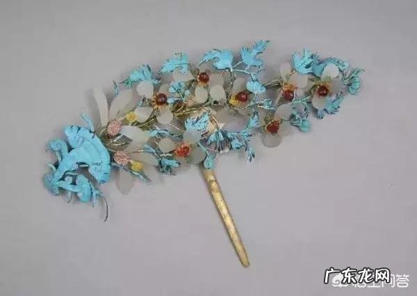 可以分享一些古代女子发饰图片吗?
