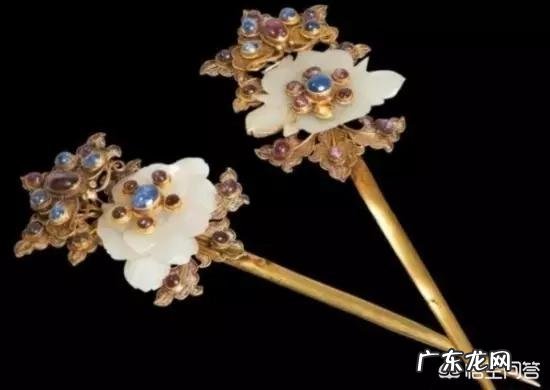 可以分享一些古代女子发饰图片吗?