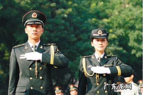 男生怎么穿显得干净阳光?