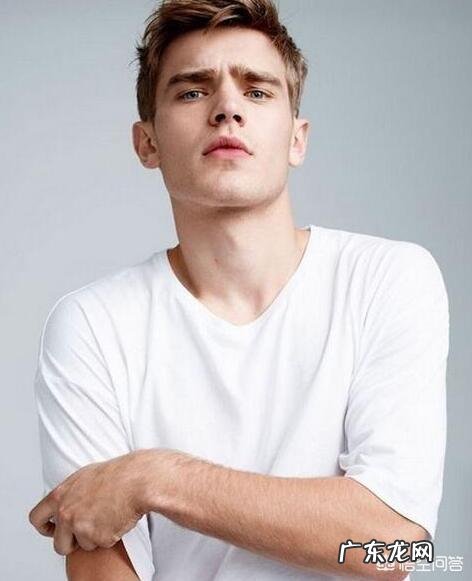 男生怎么穿显得干净阳光?