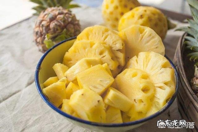 为什么吃菠萝要用盐水泡?