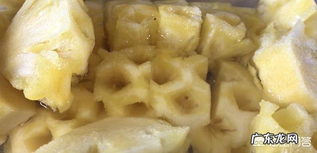 为什么吃菠萝要用盐水泡?