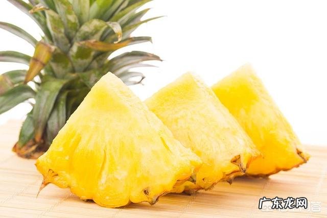 为什么吃菠萝要用盐水泡?