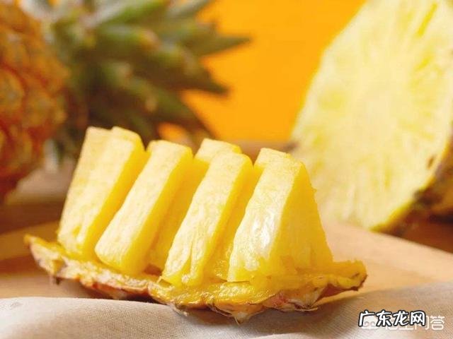 为什么吃菠萝要用盐水泡?