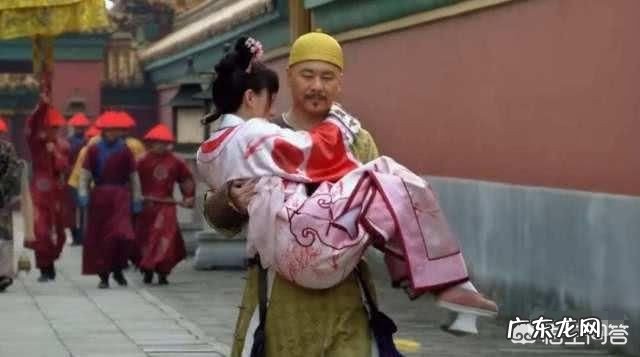 《甄嬛传》皇上临死前,甄嬛为什么对皇上说出她俩从一开始就都是错的?