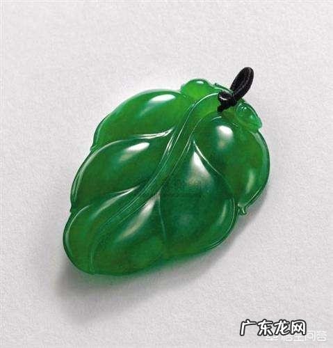 市面上的翡翠水太深,要怎么辨别?