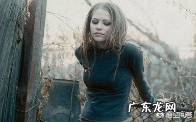 面对青春期的孩子，应不应该告诉他们性知识呢？