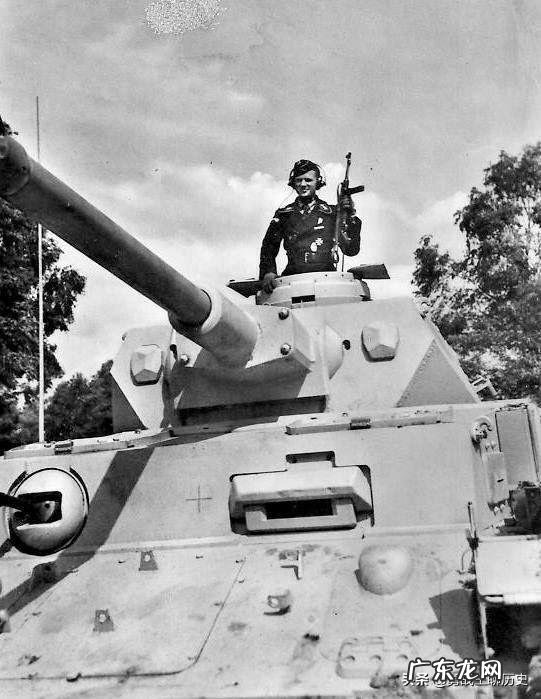 包括缴获 二战时的交战国坦克兵都使用过哪些武器当自卫武器？？