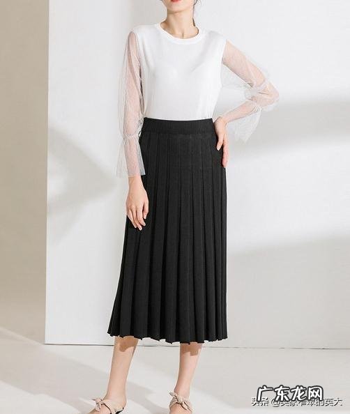 黑色半身针织裙,搭配什么上衣好看呢?