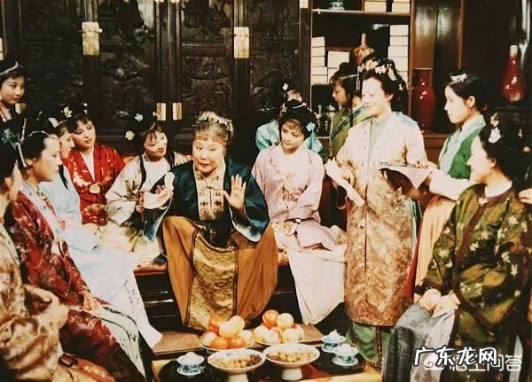 《红楼梦》中,刘姥姥进大观园每个人的笑有什么不同吗?