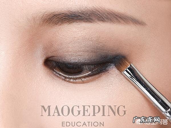 陈法蓉烟熏妆亮相戛纳帅气十足,烟熏妆怎么画才帅气撩人?