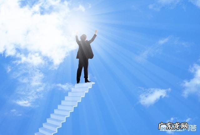 公务员面试时每道题大概讲多少内容？面试资料的答案感觉好长，自己发挥组织不了那么多？