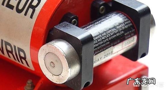 埃塞俄比亚空难,严重飞机变碎片,为什么黑匣子只是有点损伤而已呢?什么材料制作的?