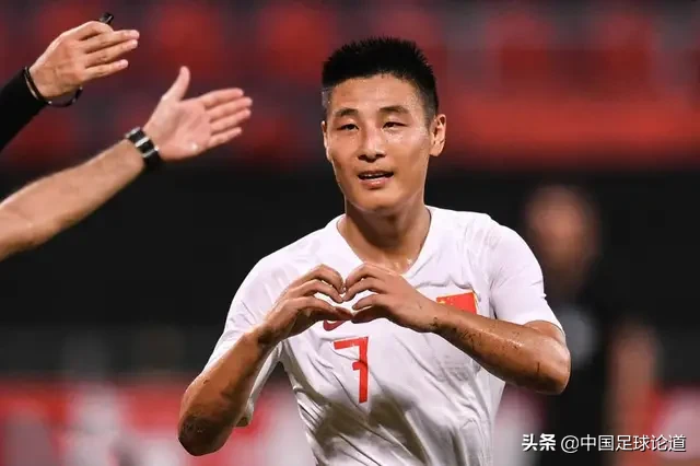 为什么国足七号球衣不给韦世豪?