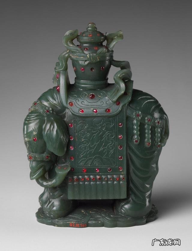 为什么都说钻石和玉不保值，只是块石头，买了就卖不出去了，而只有黄金才值钱？