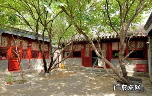 为什么都说钻石和玉不保值,只是块石头,买了就卖不出去了,而只有黄金才值钱?