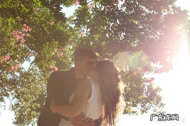 一个三十岁的女人怎么解决单身的问题?