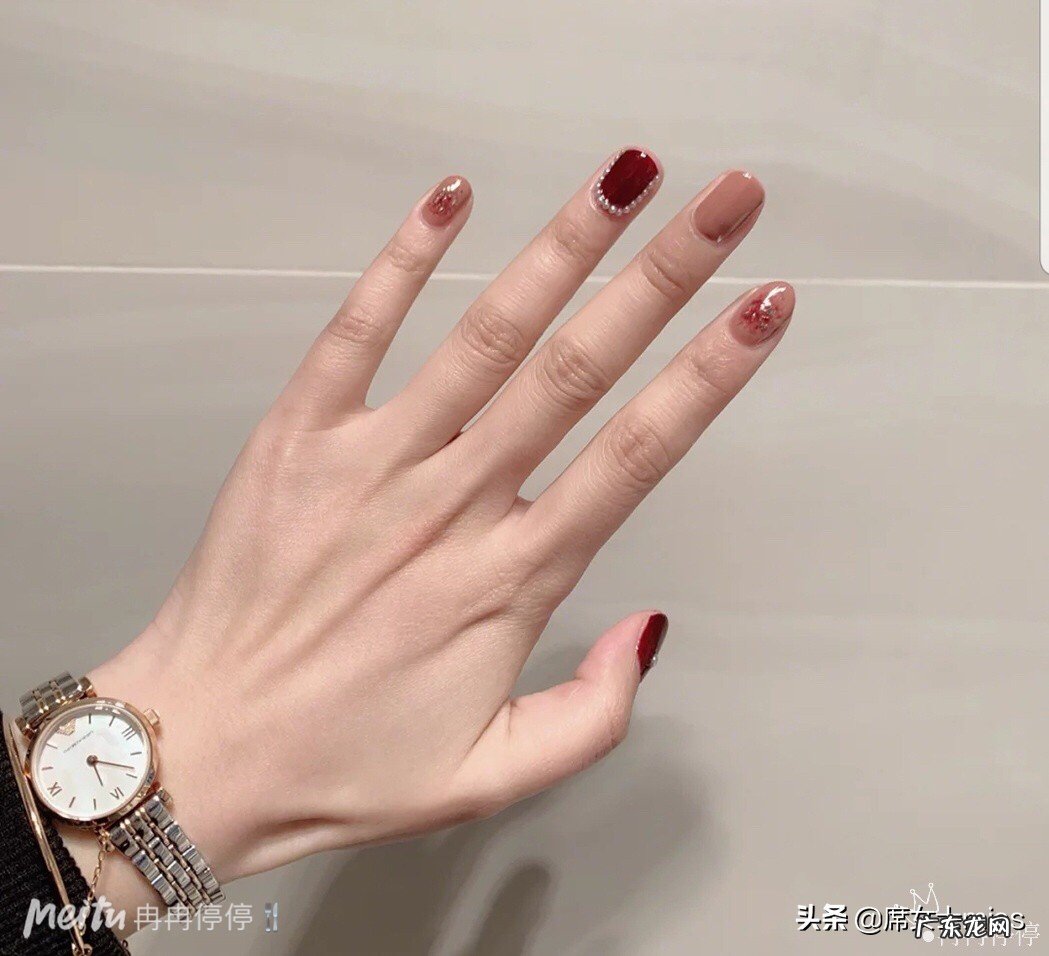 什么颜色的指甲油好看？