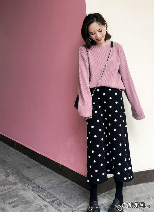初秋针织衫如何搭配才减龄?
