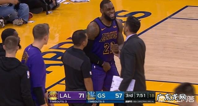 库里本赛季腹股沟肌肉拉伤休息了3周多,詹姆斯也遭遇同样伤病,预计会缺席多少比赛?