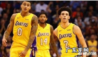 库里本赛季腹股沟肌肉拉伤休息了3周多,詹姆斯也遭遇同样伤病,预计会缺席多少比赛?