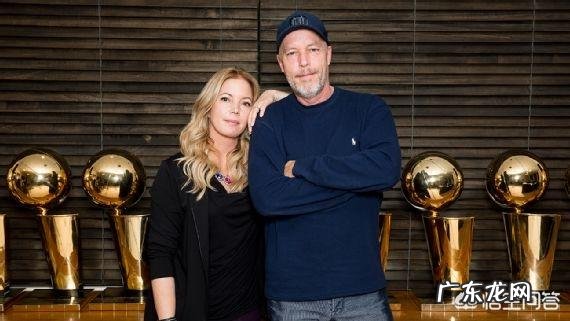 NBA湖人队的老板是一位叫珍妮的女人么？她是如何一步步上位为老板的？有什么故事么？