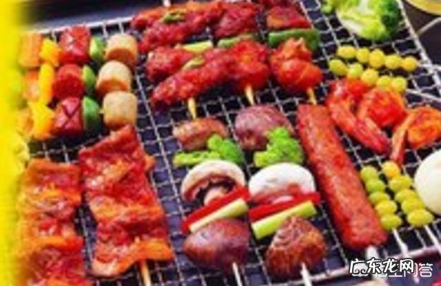 在大学旁边开什么小吃店好？