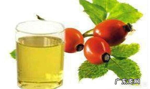 怎样使用维生素E涂脸?和玫瑰果油相比会产生什么样的不同效果?