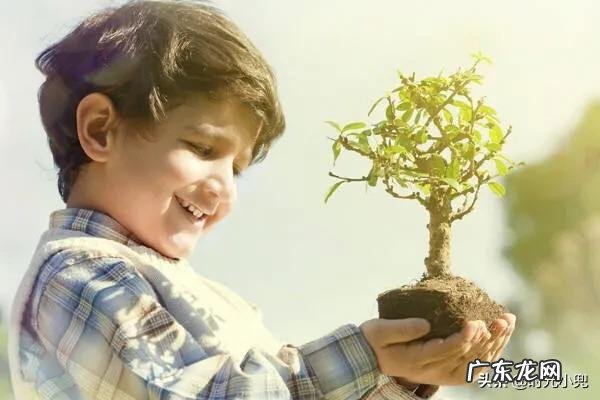 儿子幼儿园中班了,不听话,不怕老师,老师天天告状,有必要换幼儿园吗?