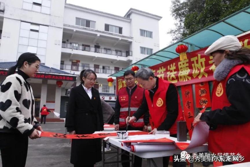 泼墨挥毫下一句是什么意思 挥毫泼墨的毫的意思是