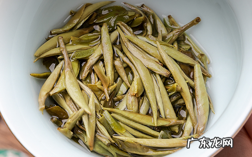 十年以上的白毫银针还能喝吗 收藏了十年的白毫银针价格是多少