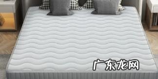 大片发黄脏了怎么洗掉 床垫起球怎样快速去掉